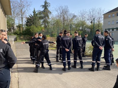 Palpation à l'entrée d'un évènement public